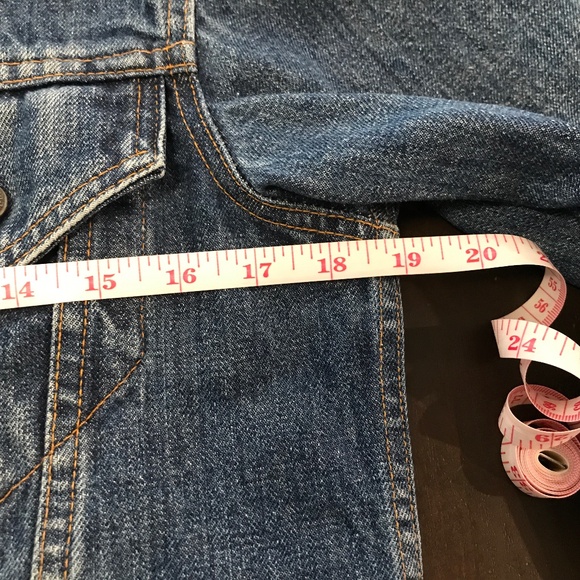 Levi’s Jean Jacket - Picture 7 of 13